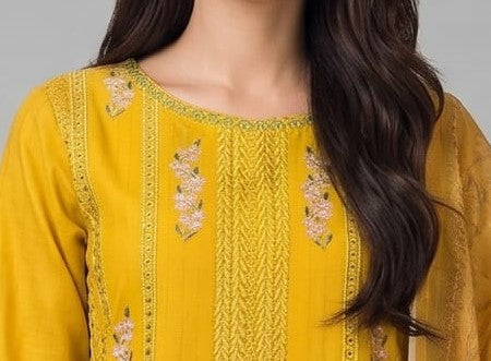 AK-2613 | Yellow Queen